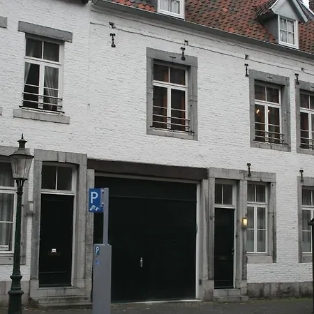Bigarre City Apartments Apartment